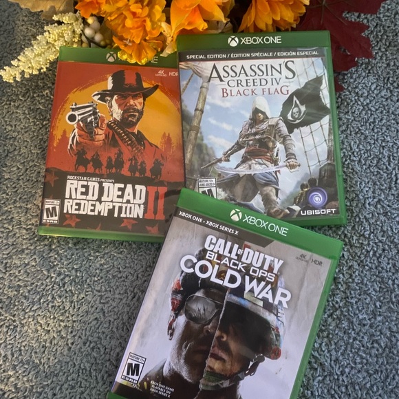 Xbox One Game Bundle - Picture 1 of 3